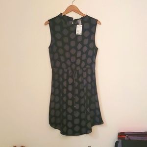 Polystwr dress withblack and white floral print